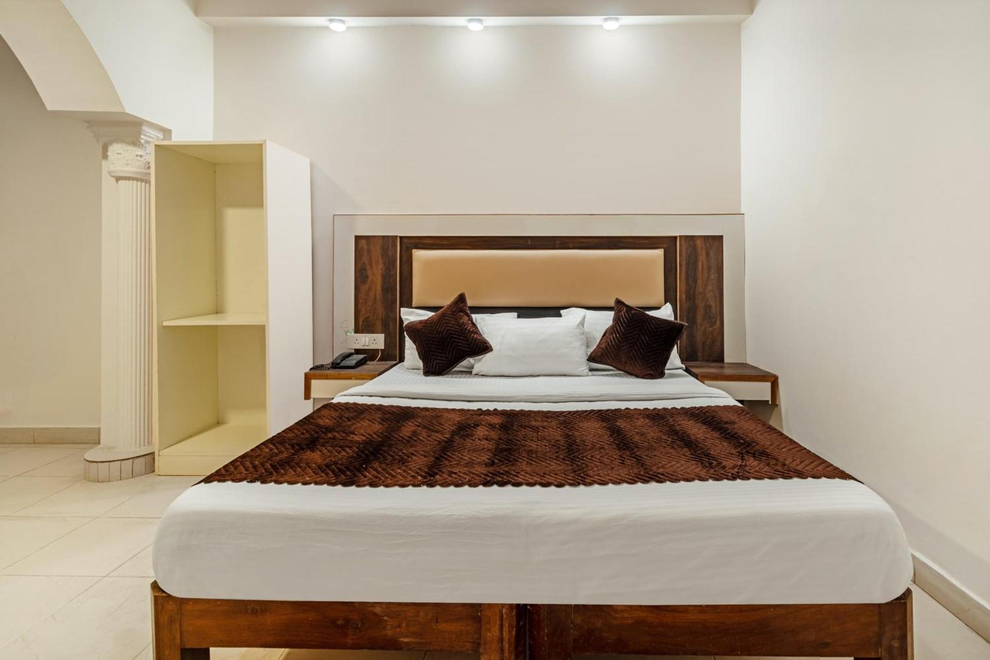Hotel South Indian デリー エクステリア 写真