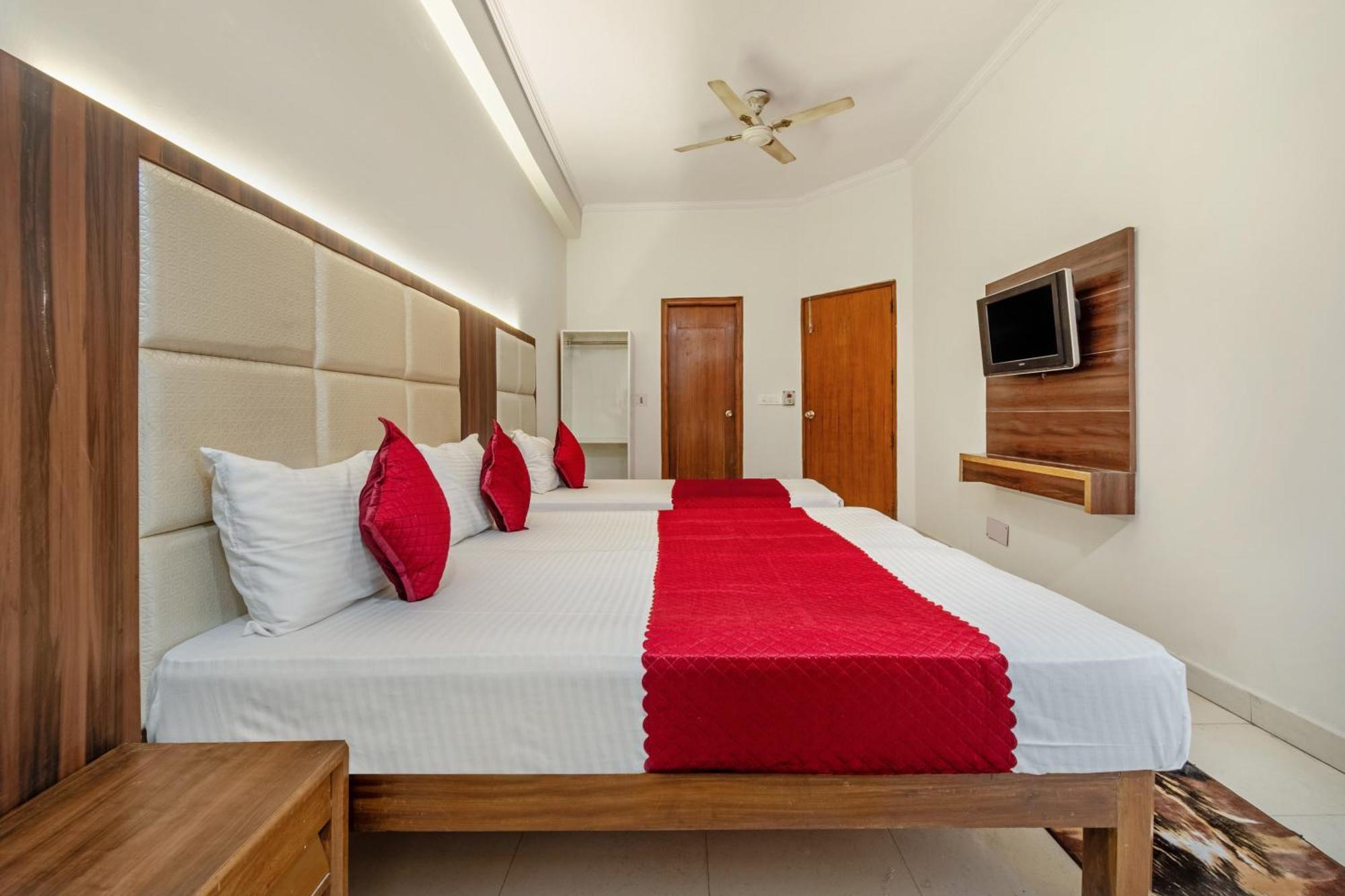 Hotel South Indian デリー エクステリア 写真